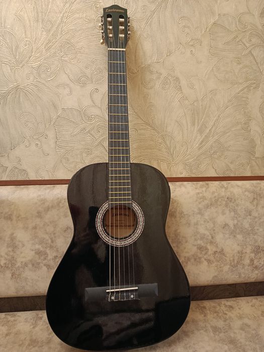 Акустическая гитара