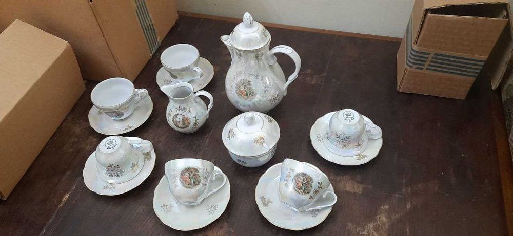 Продаётся кофейный сервиз Мадонна KAHLA производство ГДР. Период СССР.