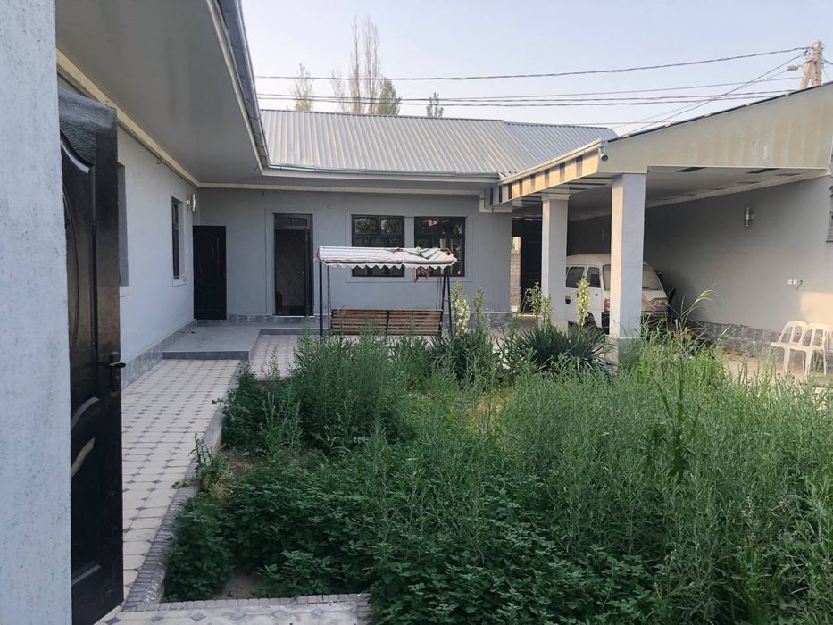 Uy sotiladi 3 sotix 4 xona