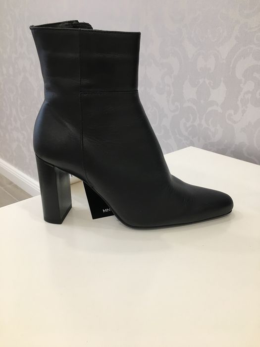 Демисезонные кожаные ботинки  Mango