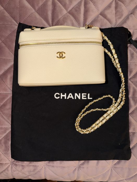 Chanel естествена кожа
