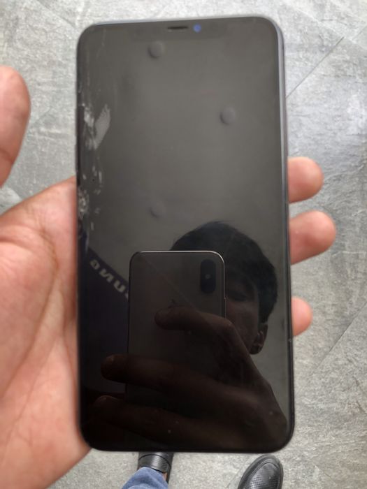 Iphone 11 pro max sotiladi