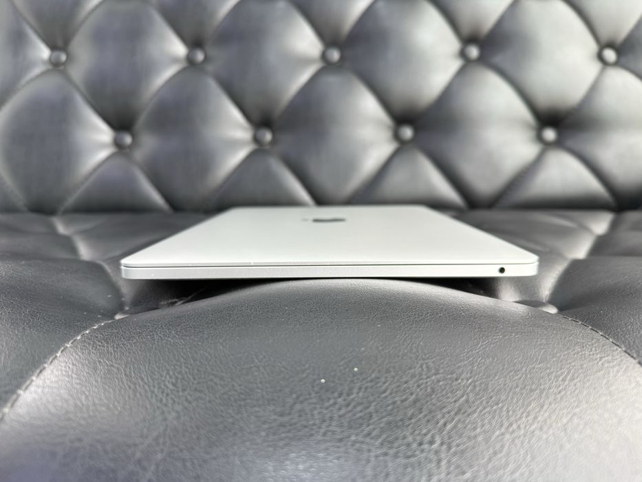 Apple MacBook pro M1 2020 в идеальном состоянии