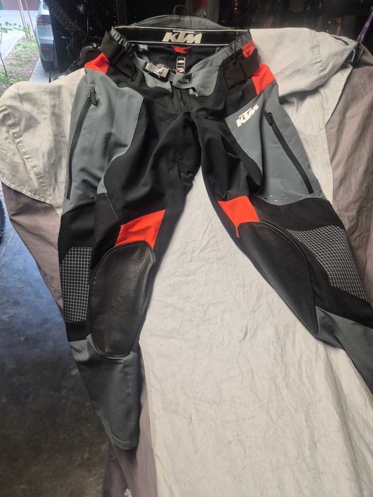 Pantaloni enduro KTM
