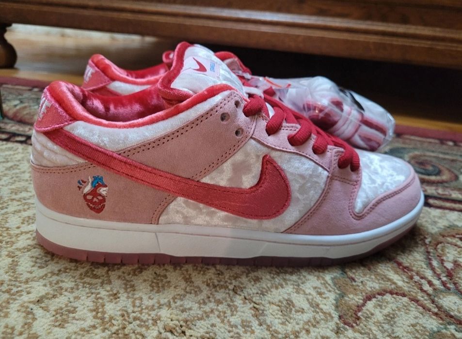 Nike SB Strange Love