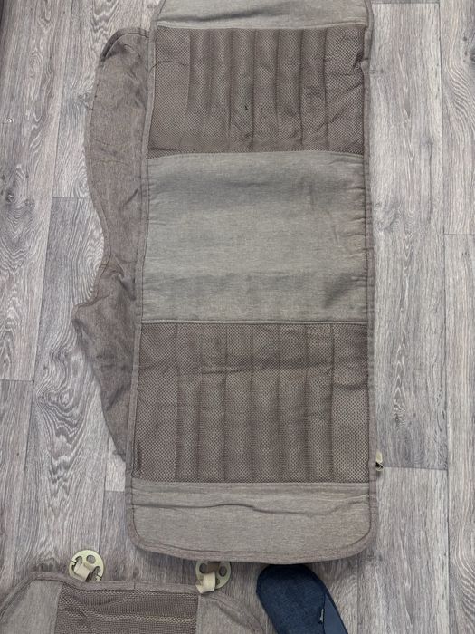 Продам полики  + чехлы для Тойтты короллы