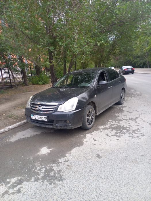 Продам машину Алмера