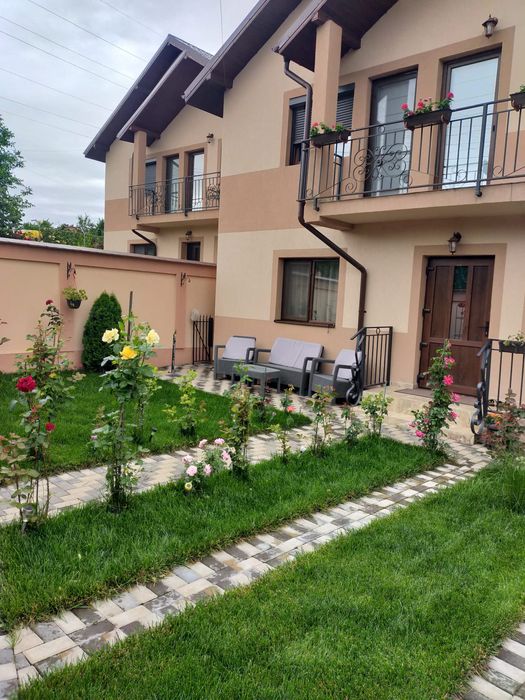 Proprietar Vând casă spațioasă în Lăpuș cu toate utilitățile