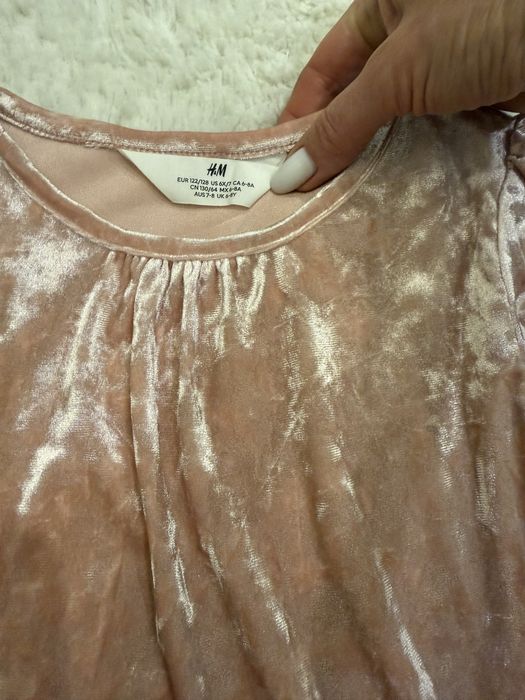 Кофточки в отличном состоянии на возраст 7-8 лет