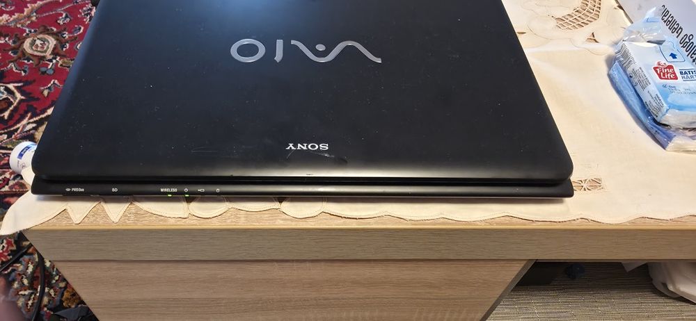 Leptop sony vaio impecabil Windows 11 ecran mare 17 "baterie tine perf
