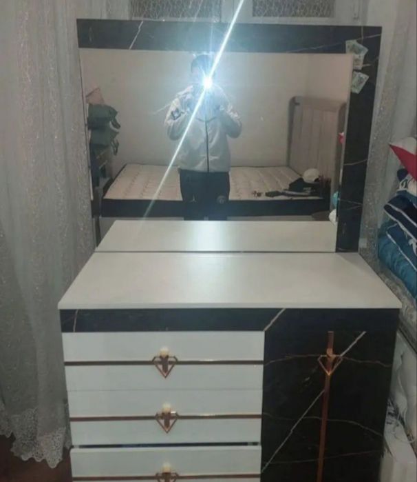 Срочно продам шифоньер, комод