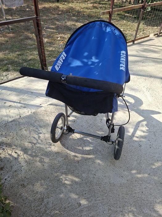 De vanzare carucior cu roti mari