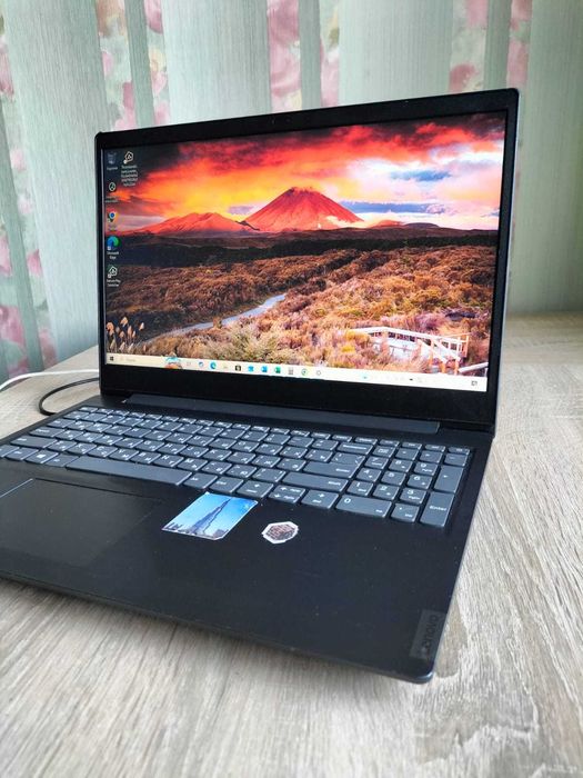 Продам Ноутбук Lenovo i5 10gen 256ssd