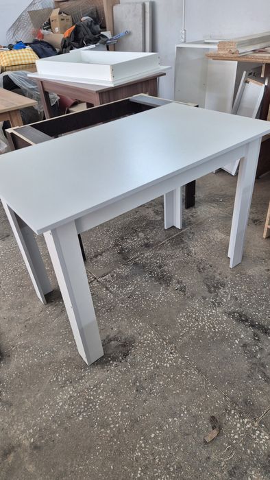 Обеденный стол, письменный столик