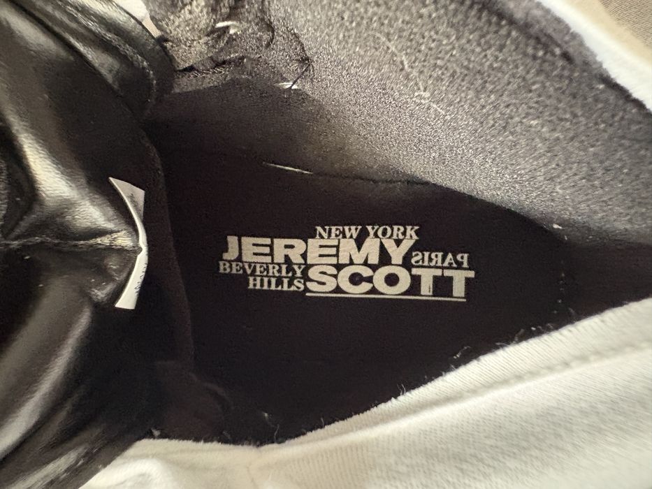 Jeremy scott adidas gorrila