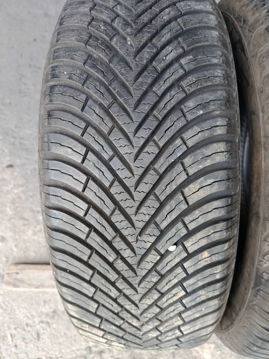 Всесезонни гуми -2021г.-15цола-205/60-1бр.-65лв."VREDESTEIN"
