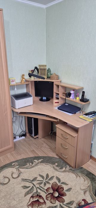Стол компьютерный