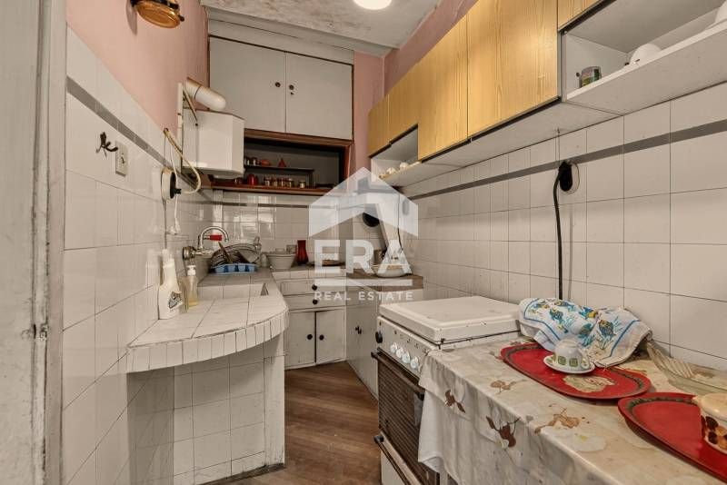 Продава се Четиристаен апартамент в Варна, Гръцка махала - 105 кв.м за 2562 €/кв.м - Снимка #2