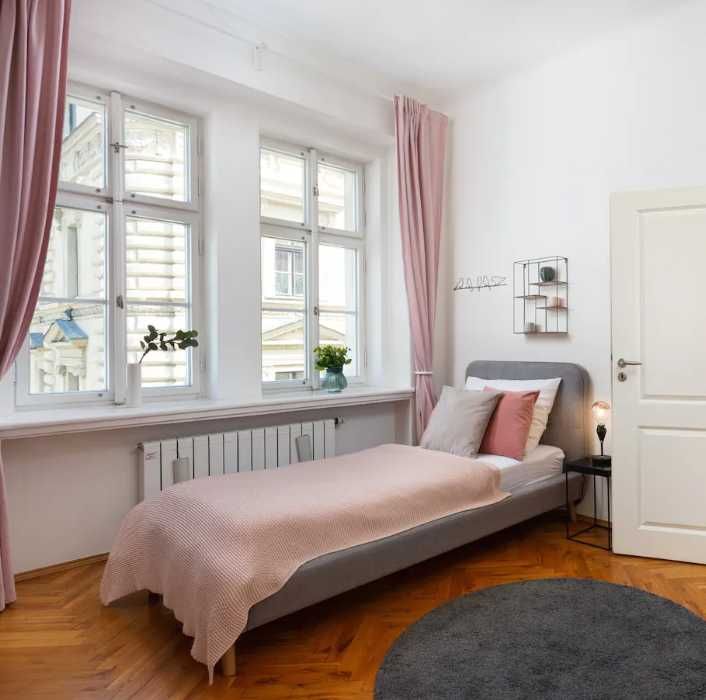 Дава се под наем Двустаен апартамент в Пловдив, Остромила - 57 кв.м за 270.3 € - Снимка #2