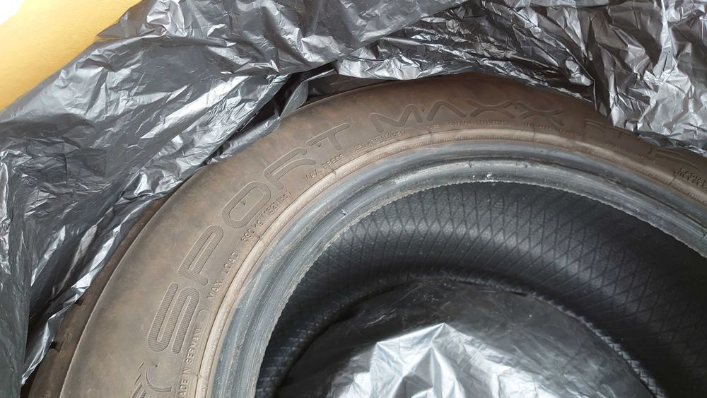 Dunlop 225 55 16 почти не са карани 4 бр!