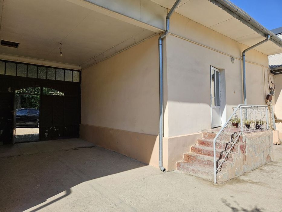 Продаётся дом, 5.24 соток

*   Майдони: 5.24 сотих
*   Хоналар сони: 4