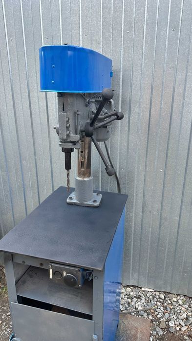 станок сверлильный на станине
