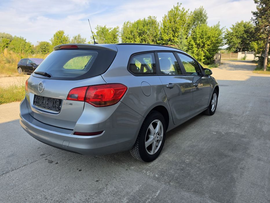 OPEL Astra 2011 — imagine 4