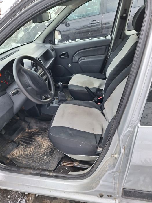 Vând Dacia Logan pick-up