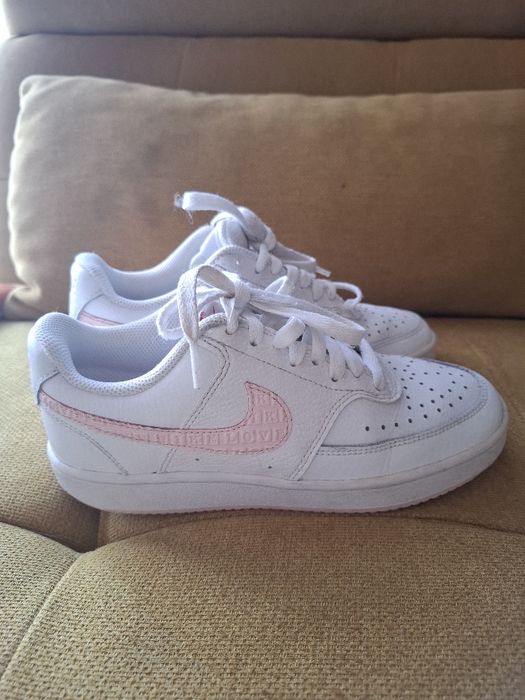 Маратонки за момиче Nike