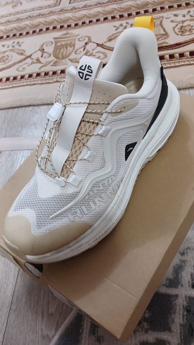 Продам кроссовки ANTA