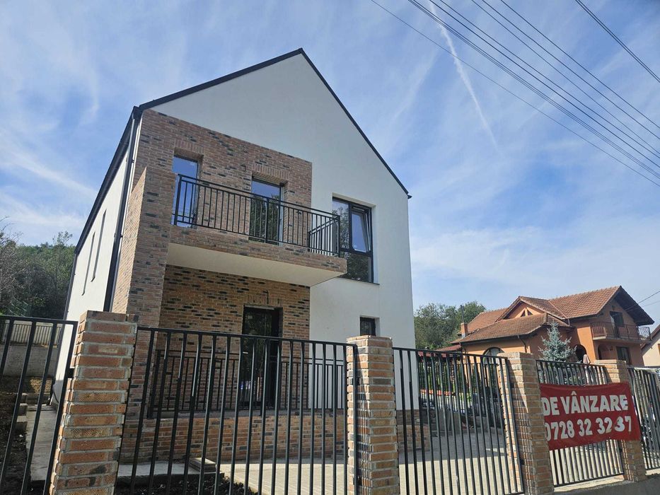 Casă individuală 3 dormitoare | 120 mp | 300 mp teren | Tăuți