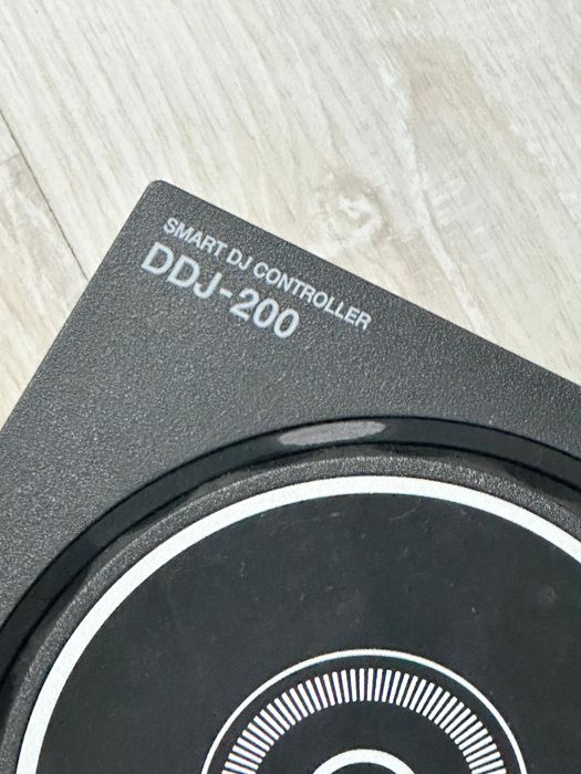 Продам DJ-пульт Pioneer DDJ-200