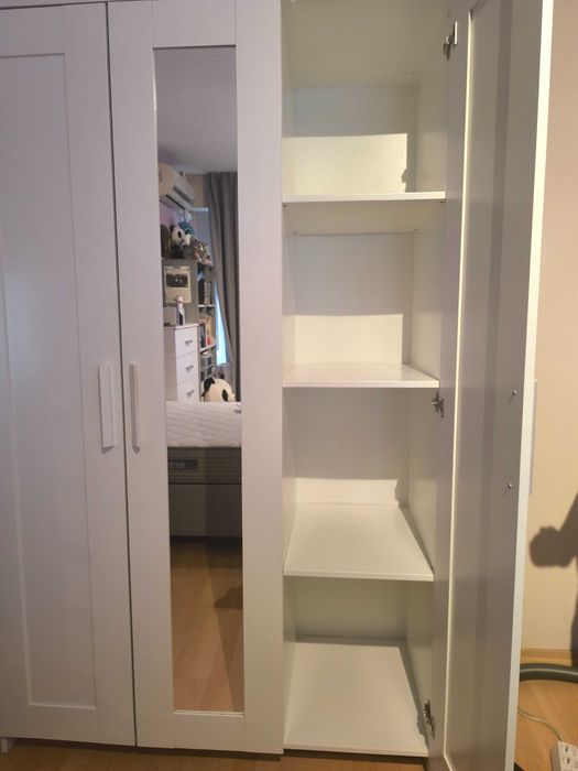 Трикрилен гардероб