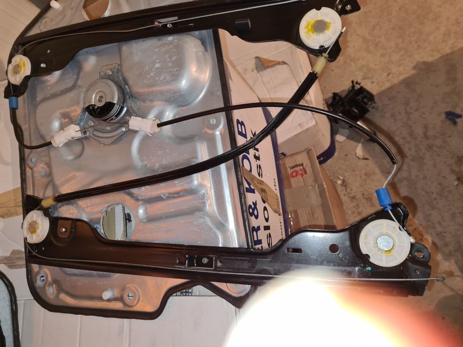 Macara electrica dreapta fata nissan qashqai 2012