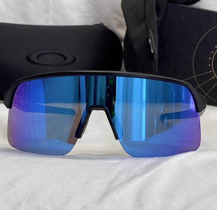 Oakley sutro lite