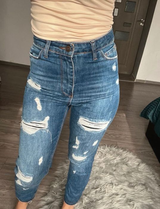Pantaloni blugi