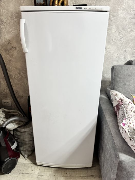 Продам морозильник