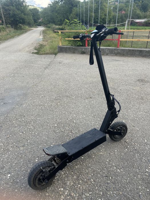 Vând trotinetă electrica kukirin g2