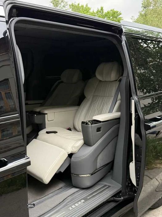 zeekr 009 2wd 7seats 140w  naxt va xalol nasiya savdo