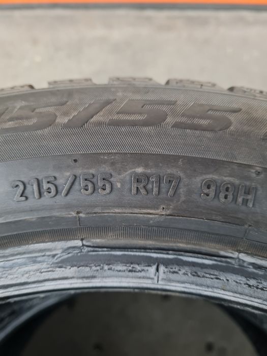 Зимни гуми 2 броя PIRELLI SottoZero3 215 55 R17 дот 4620