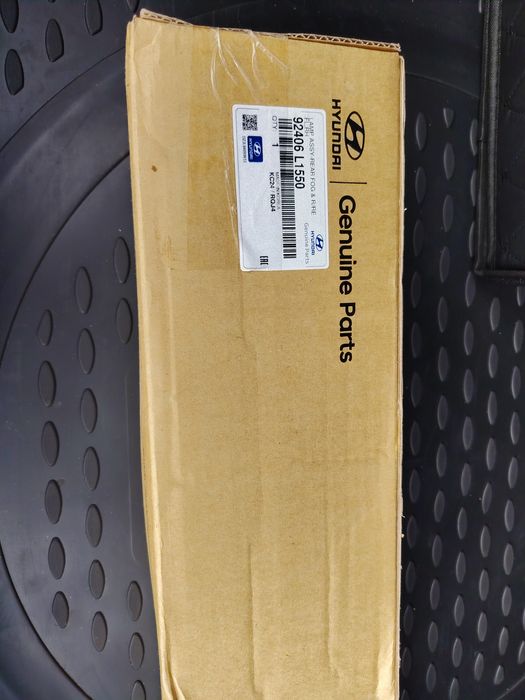 Продам оригинальную противотуманную фару