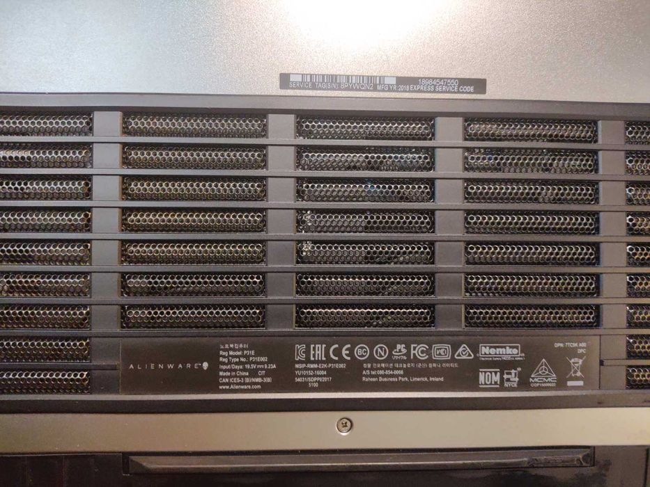 Геймърски лаптоп DELL Alienware 17 r5