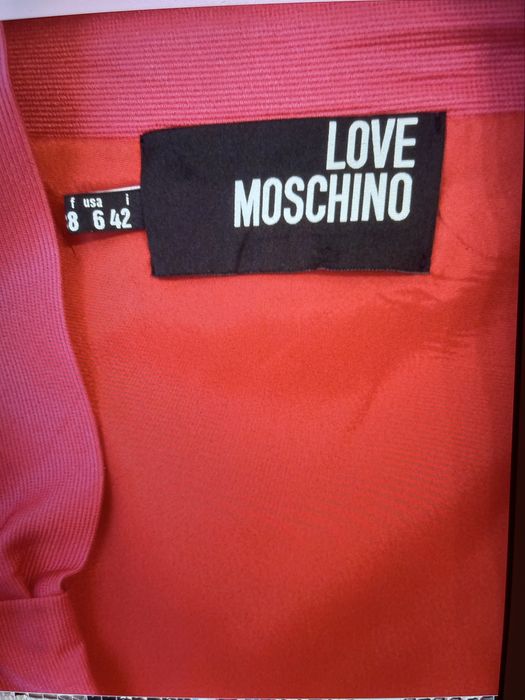 Pardesiu Moschino marimea L