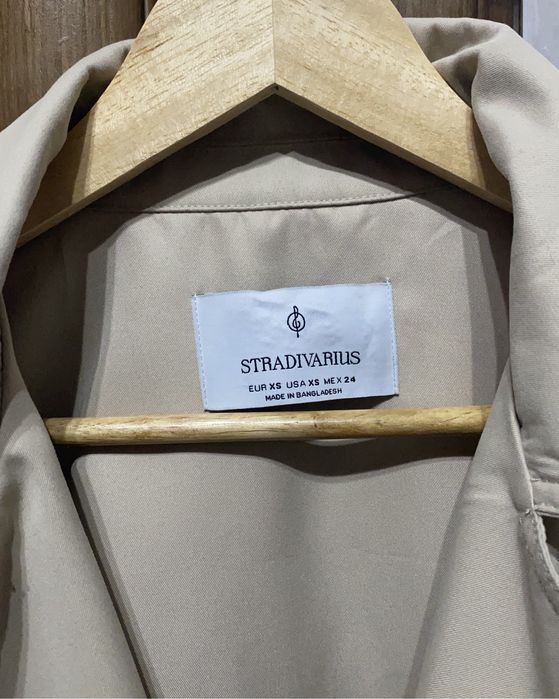 Укороченный тренч Stradivarius