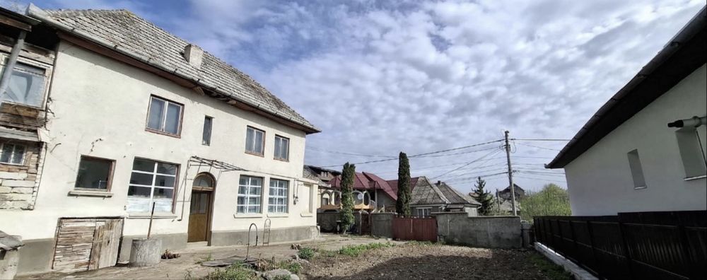 Casa si teren mare cu fantana str Romana
