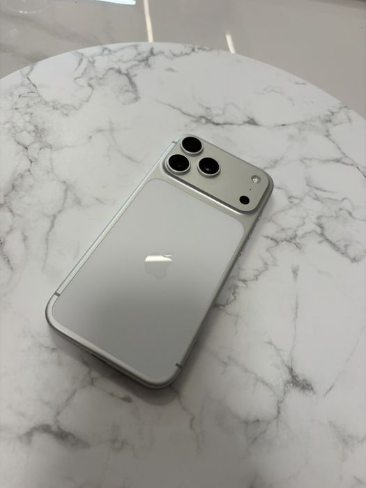 Iphone 17 pro max USA като нов 512GB