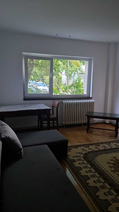 Inchiriez apartament 4 camere