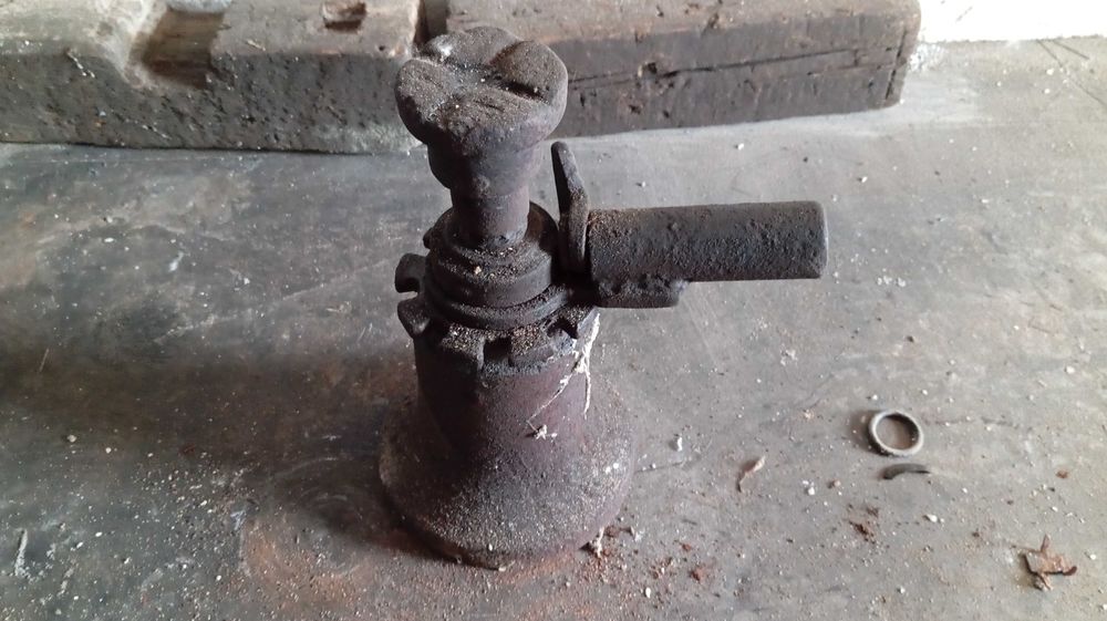 Советский винтовой домкрат