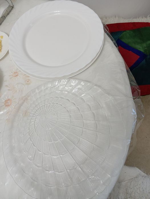 Набор посуды для сервировки стола