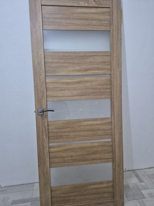 Продам б/у дверь